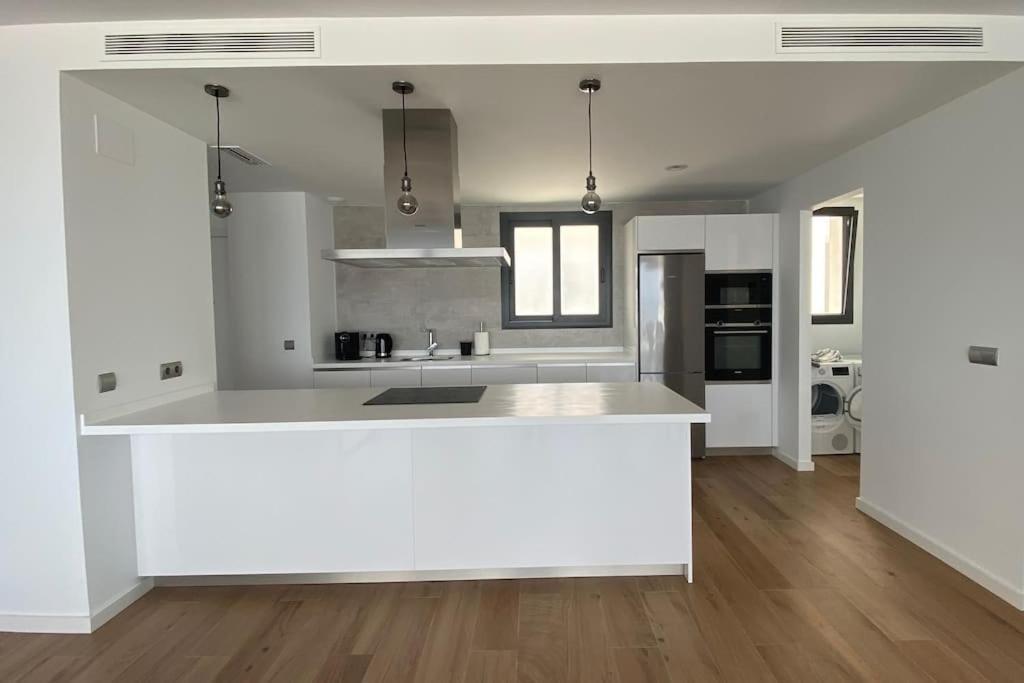 Luxurious Penthouse With Huge Panoramic Terrace Appartement San Roque  Buitenkant foto
