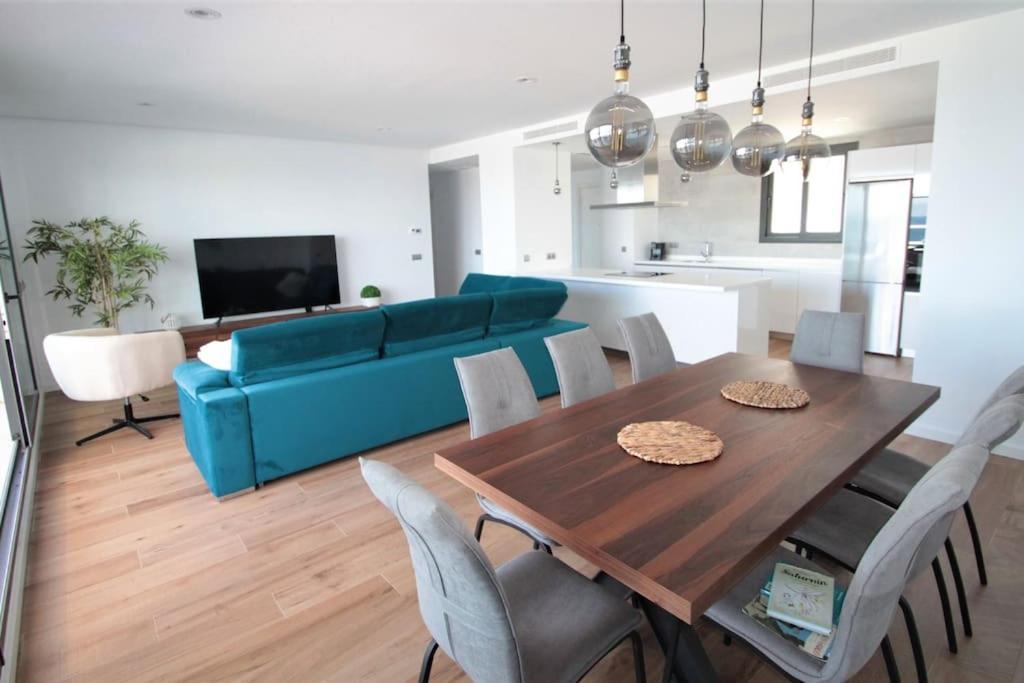 Luxurious Penthouse With Huge Panoramic Terrace Appartement San Roque  Buitenkant foto