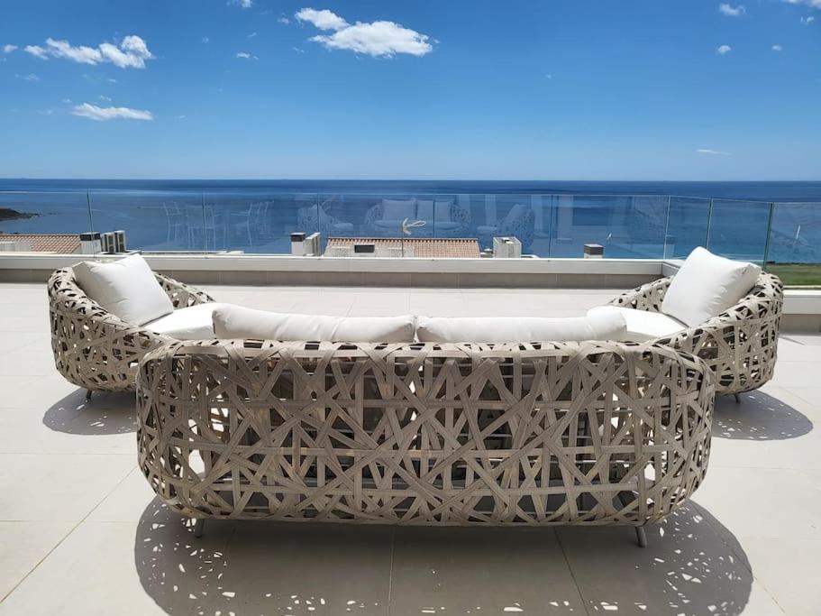 Luxurious Penthouse With Huge Panoramic Terrace Appartement San Roque  Buitenkant foto