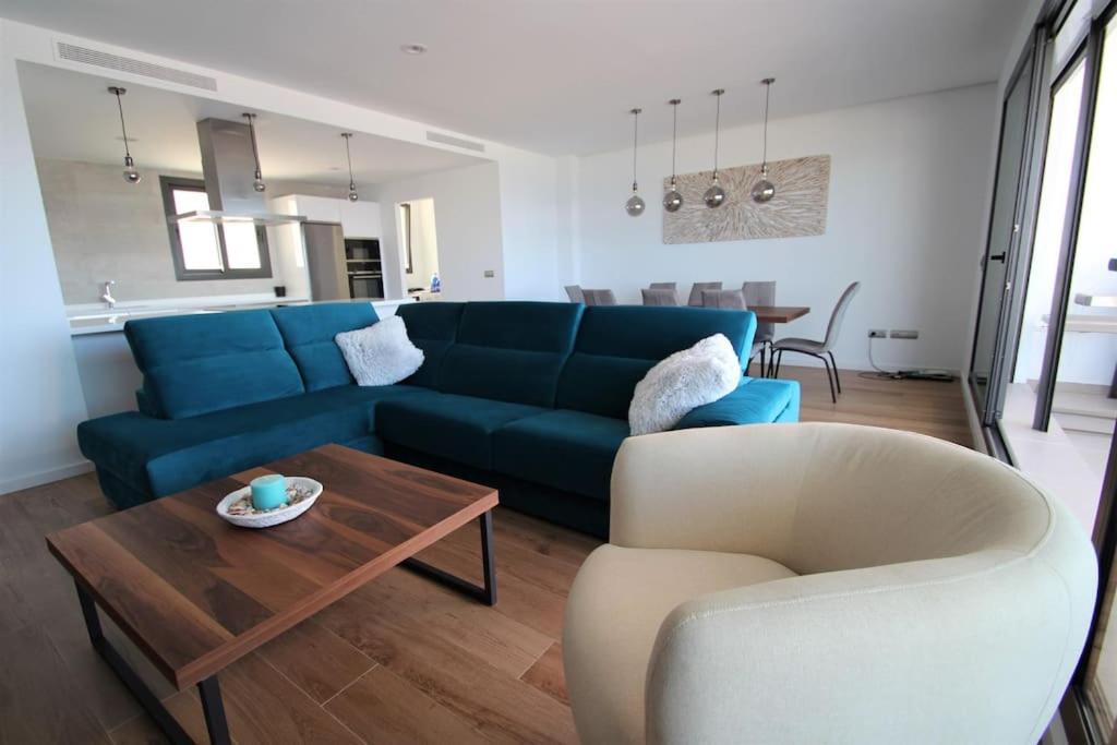 Luxurious Penthouse With Huge Panoramic Terrace Appartement San Roque  Buitenkant foto