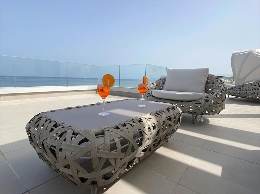 Luxurious Penthouse With Huge Panoramic Terrace Appartement San Roque  Buitenkant foto