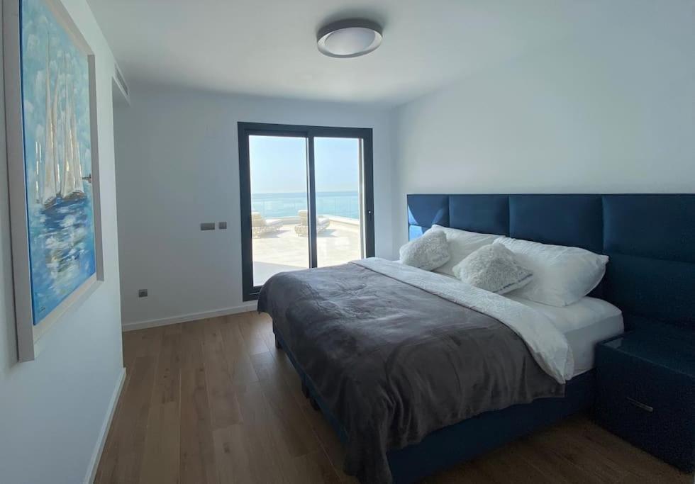 Luxurious Penthouse With Huge Panoramic Terrace Appartement San Roque  Buitenkant foto